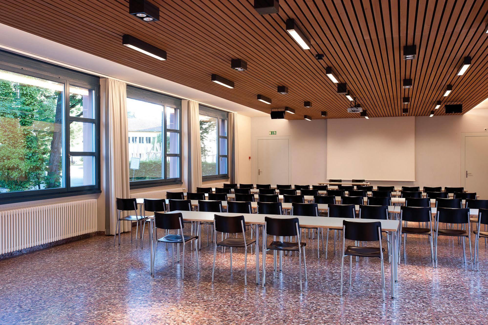 Zurich Youth Hostel Luaran gambar